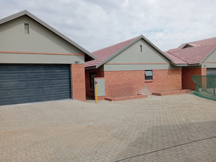 3 Bedroom Property for Sale in Somerton Estate Free State